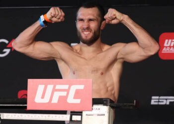 Морозов UFC-дегі келесі жекпе-жегін қашан өткізетінін айтты