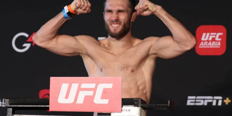 Морозов UFC-дегі келесі жекпе-жегін қашан өткізетінін айтты