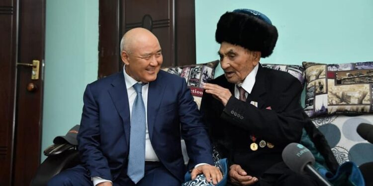 УМИРЗАК ШУКЕЕВ ЧЕСТВОВАЛ ВЕТЕРАНОВ ВОЙНЫ