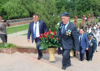 ТҮРКІСТАН: САЙРАМДА АРДАГЕРЛЕР АРДАҚТАЛДЫ