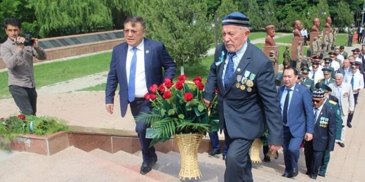 ТҮРКІСТАН: САЙРАМДА АРДАГЕРЛЕР АРДАҚТАЛДЫ