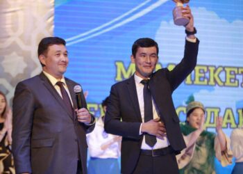 ГОССЛУЖАЩИЕ РЕГИОНА ПОДАРИЛИ ДУХОВНЫЙ ПРАЗДНИЧНЫЙ ВЕЧЕР СВОИМ КОЛЛЕГАМ