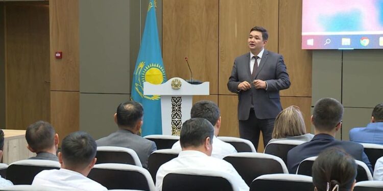 МЕМЛЕКЕТТІК ҚЫЗМЕТШІЛЕРГЕ ДАҒДАРЫС КЕЗІНДЕГІ КОММУНИКАЦИЯ БОЙЫНША ШЕБЕРЛІК САБАҒЫ ӨТТІ