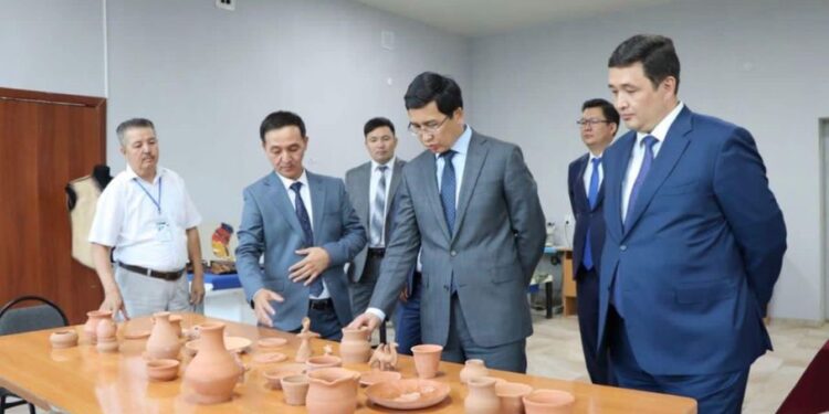 ОҚУ-АҒАРТУ МИНИСТРІ АСХАТ АЙМАҒАМБЕТОВ ТҮРКІСТАНҒА ІССАПАРМЕН КЕЛДІ