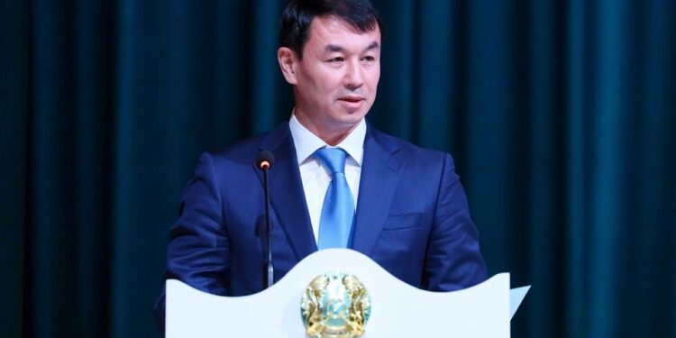 Әлихан Смайылов Түркістан облысының активіне жаңа әкімді таныстырды