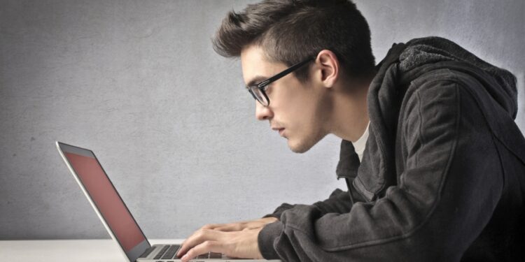 Әлеуметтік желілердегі күмәнді діни ақпараттардан абай болайық!