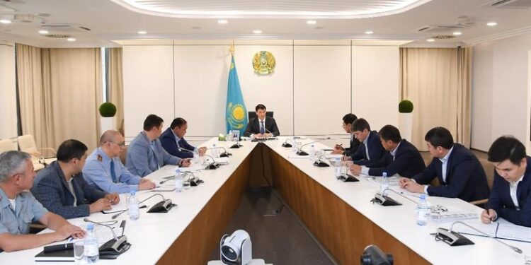 ДАРХАН САТЫБАЛДЫ ЖЕТІСАЙДАҒЫ ӨРТЕНГЕН БАЗАРҒА ҚАТЫСТЫ ТАПСЫРМАЛАР БЕРДІ