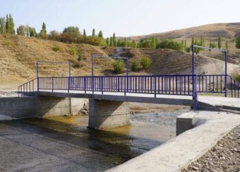 ТҮРКІСТАН: БӘЙДІБЕК АТА ЕЛДІМЕКЕНІНДЕ ЖАҢА ЖАЯУ ЖҮРГІНШІЛЕР КӨПІРІ САЛЫНДЫ