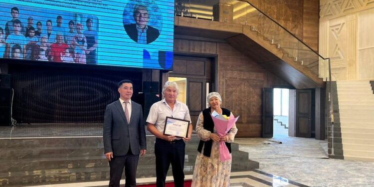 ТҮРКІСТАН: «МЕРЕЙЛІ ОТБАСЫ — 2022» ҰЛТТЫҚ БАЙҚАУЫНЫҢ ЖЕҢІМПАЗДАРЫ МАРАПАТТАЛДЫ