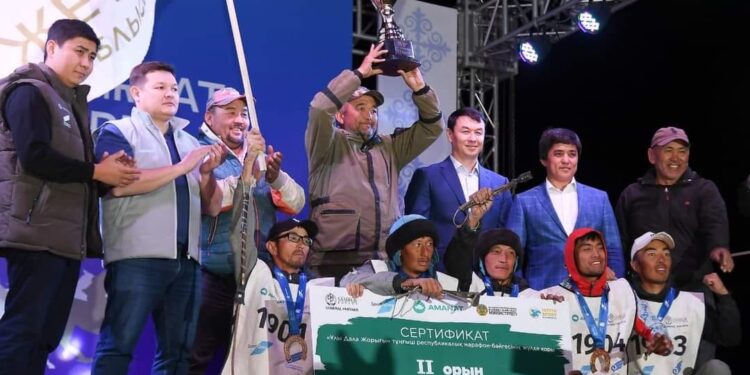 ТҮРКІСТАН ТӨРІНДЕ «ҰЛЫ ДАЛА ЖОРЫҒЫ» МАРАФОН-БӘЙГЕСІНІҢ ЖЕҢІМПАЗДАРЫ МАРАПАТТАЛДЫ