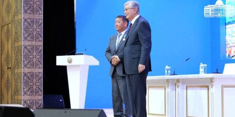 ПРЕЗИДЕНТТЕН АЛҒАН МАРАПАТ МЕРЕЙІМДІ ӨСІРДІ – ҰСТАЗ ПЕРНЕБАЙ АРЫНОВ
