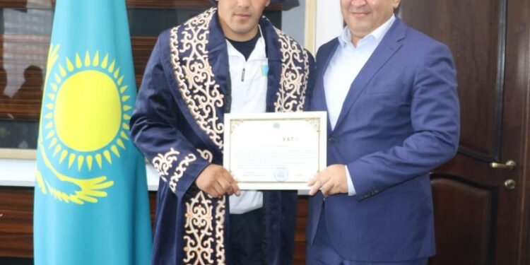 ТҮРКІСТАН: ТҮЛКІБАСТА ДҮНИЕЖҮЗІЛІК КӨШПЕНДІЛЕР ОЙЫНДАРЫНЫҢ ЧЕМПИОНЫНА ҚҰРМЕТ КӨРСЕТІЛДІ