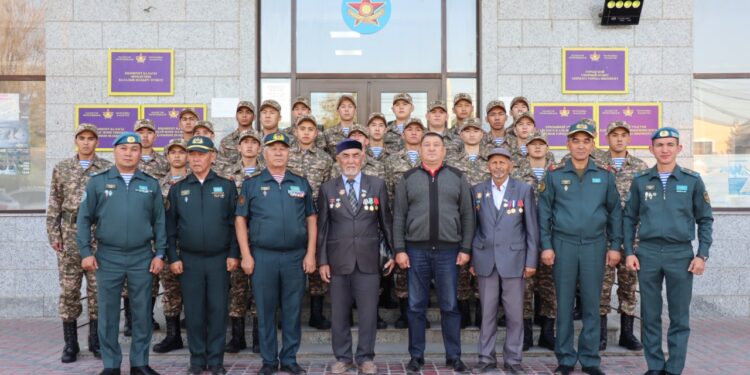 Будущие десантники отправились в армию из Шымкента