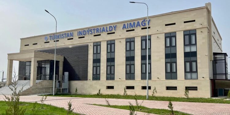 ТҮРКІСТАН: ИНДУСТРИАЛДЫ АЙМАҚТАРДА 13 ИНВЕСТИЦИЯЛЫҚ ЖОБАНЫ ЖҮЗЕГЕ АСЫРУ ЖОСПАРЛАНЫП ОТЫР
