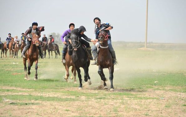 ТҮРКІСТАН: ЖЕТІСАЙ ЖҰРТЫ ҰЛТТЫҚ СПОРТТЫ ҰЛЫҚТАУДА