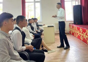 Полицейлер оқушылармен экстремизмнің алдын алу бойынша кездесу өткізді