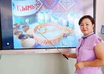 ТҮРКІСТАНДЫҚ КОЛЛЕДЖ ОҚЫТУШЫСЫ ҚЫМЫЗ БАЛМҰЗДАҒЫН ЖАСАП ШЫҒАРАДЫ