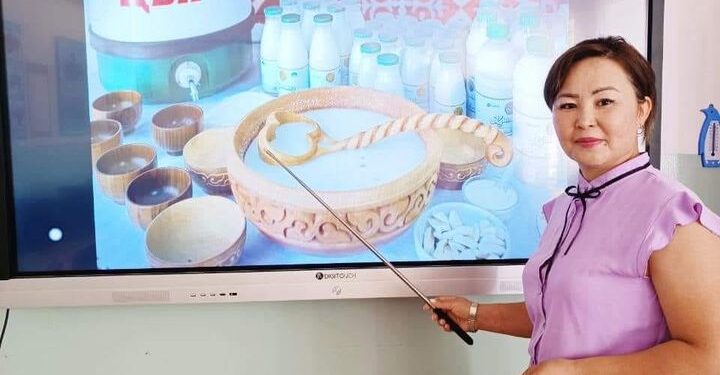 ТҮРКІСТАНДЫҚ КОЛЛЕДЖ ОҚЫТУШЫСЫ ҚЫМЫЗ БАЛМҰЗДАҒЫН ЖАСАП ШЫҒАРАДЫ