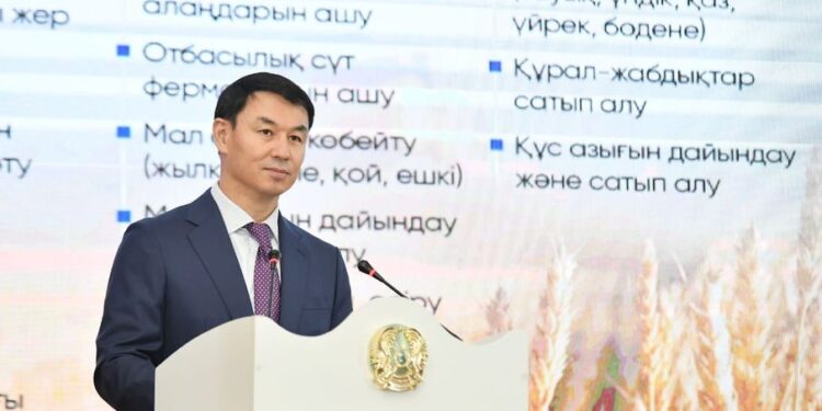 ДАРХАН САТЫБАЛДЫ МАҚТААРАЛДЫҚТАРМЕН КЕЗДЕСТІ