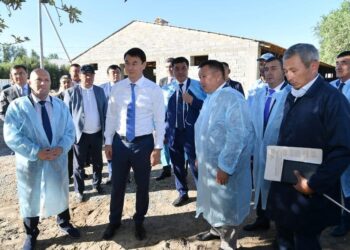 ДАРХАН САТЫБАЛДЫ ОТЫРАР АУДАНЫНЫҢ ШАРУАЛАРЫМЕН КЕЗДЕСТІ