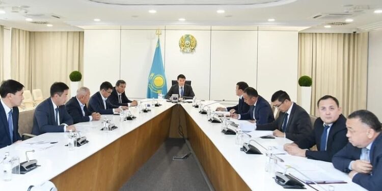 ТҮРКІСТАН: 30-ҒА ЖУЫҚ ИНВЕСТИЦИЯЛЫҚ ЖОБАНЫ ЖҮЗЕГЕ АСЫРУ БАРЫСЫ ТАЛҚЫЛАНДЫ
