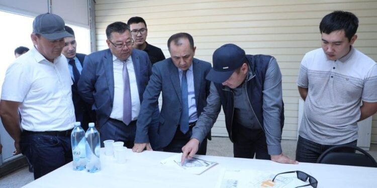 ТҮРКІСТАН: САРЫАҒАШТА 900 ОРЫНДЫҚ «ЖАЙЛЫ МЕКТЕПТІҢ» ҚҰРЫЛЫСЫ ЖҮРІП ЖАТЫР