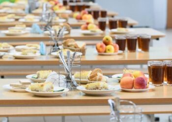 ТҮРКІСТАН ОБЛЫСЫНДА 188 МЫҢҒА ЖУЫҚ БАСТАУЫШ СЫНЫП ОҚУШЫЛАРЫ ТЕГІН ЫСТЫҚ ТАМАҚПЕН ҚАМТЫЛДЫ