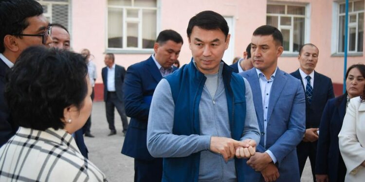 ДАРХАН САТЫБАЛДЫ ЖӨНДЕУДІ ҚАЖЕТ ЕТЕТІН БІЛІМ ОШАҚТАРЫНДА БОЛДЫ