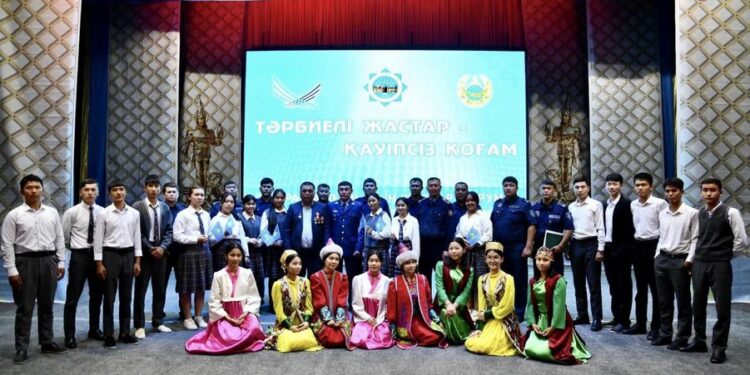 ТҮРКІСТАН: ОТЫРАРДА «ТӘРБИЕЛІ ЖАСТАР – ҚАУІПСІЗ ҚОҒАМ» ЖАСТАР ФОРУМЫ ӨТТІ