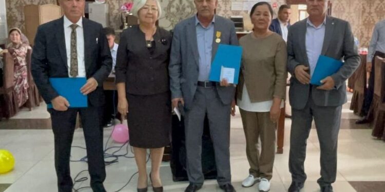 Мереке қарсаңында ұстаздар марапатталды