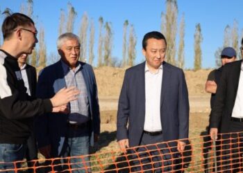 ТҮРКІСТАН: ТӨЛЕБИДЕ «ЖАЙЛЫ МЕКТЕП» ЖОБАСЫ АЯСЫНДА ҮШ МЕКТЕПТІҢ ҚҰРЫЛЫСЫ БАСТАЛДЫ