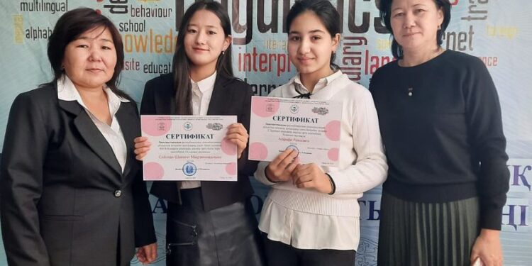 ТҮРКІСТАН: АРЫСТЫҚ ОҚУШЫ ӘЛЕМНІҢ ҮЗДІК 21 УНИВЕРСИТЕТІНЕН ШАҚЫРТУ АЛДЫ