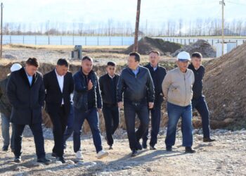 ТҮРКІСТАН: ТӨЛЕБИДЕ СПОРТ КЕШЕНІ МЕН МЕКТЕП БОЙ КӨТЕРУДЕ