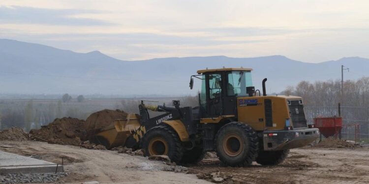 ТҮРКІСТАН: ТҮЛКІБАС АУДАНЫНДА 300 ОРЫНДЫҚ МЕКТЕП БОЙ КӨТЕРУДЕ