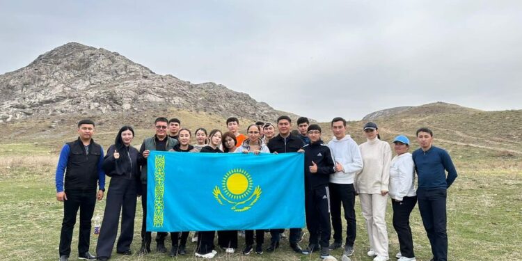 ОБЛЫС ЖАСТАРЫ СТУДЕНТТЕР КҮНІНДЕ СЕНБІЛІК ӨТКІЗІП, ТИМБИЛДИНГ ҰЙЫМДАСТЫРДЫ