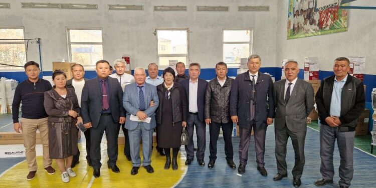 ТҮРКІСТАН: ШАРДАРАЛЫҚ КӘСІПКЕР 20 МЕКТЕПТІҢ АСХАНАСЫНА ҚАЖЕТТІ ЖАБДЫҚТАРДЫ ТАРТУ ЕТТІ