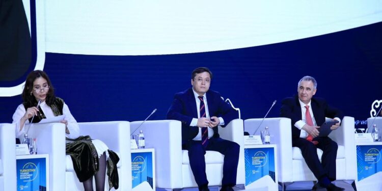 ТҮРКІСТАНДА ПРОФЕССОРЛАР МЕН БІЛІКТІ СПИКЕРЛЕР АДАМ КАПИТАЛЫН ДАМЫТУ ЖӨНІНДЕ ПІКІР АЛМАСТЫ