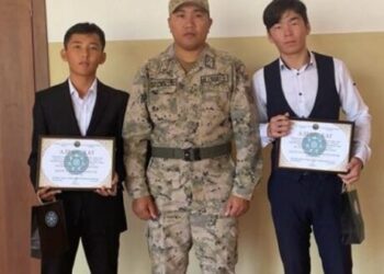 Мектеп оқушылары шекарашылардың жәрдемшісі