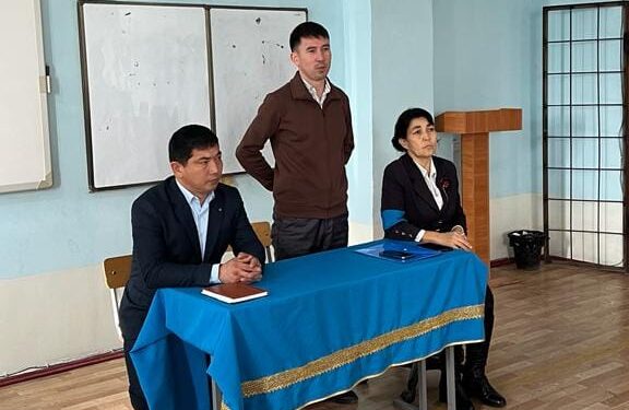 «Жастар жат ағым жетегіне неге тез ереді?»