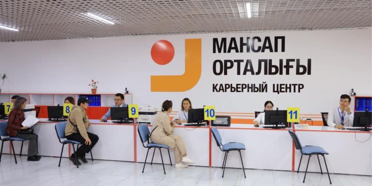 ТҮРКІСТАН: ШАРДАРА АУДАНЫНДА БЫЛТЫР 3474 АДАМ ТҰРАҚТЫ ЖҰМЫСҚА ОРНАЛАСТЫ