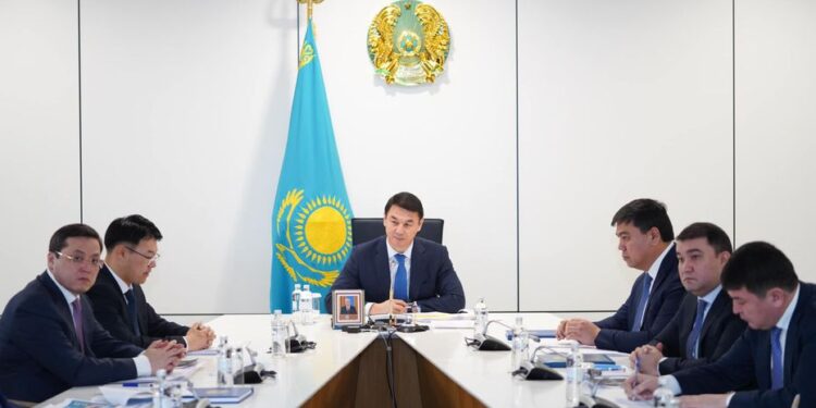 ТҮРКІСТАН ОБЛЫСЫНДА СУ ҚОЙМАЛАР САЛЫНЫП, КАНАЛДАР БЕТОНДАЛЫП ЖАТЫР