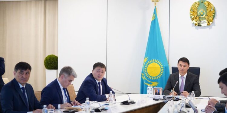 ТҮРКІСТАН: ТҰРҒЫН ҮЙ-КОММУНАЛДЫҚ ШАРУАШЫЛЫҒЫ САЛАСЫН ЖАНДАНДЫРУ ЖОЛДАРЫ ҚАРАЛДЫ