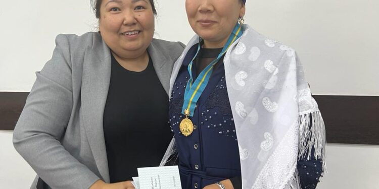 АБАЙ АУДАНЫ: АЛТЫН ҚҰРСАҚТЫ АНАЛАР ТӨСБЕЛГІЛЕРМЕН МАРАТТАЛДЫ