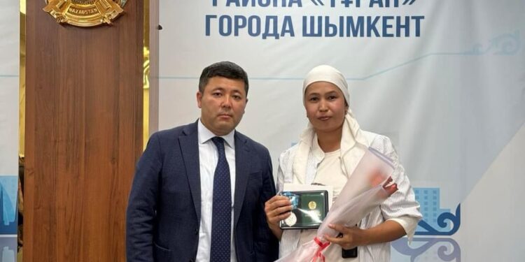 КӨП БАЛАЛЫ АНАЛАРҒА «АЛТЫН АЛҚА» ЖӘНЕ «КҮМІС АЛҚА» ТАБЫСТАЛДЫ