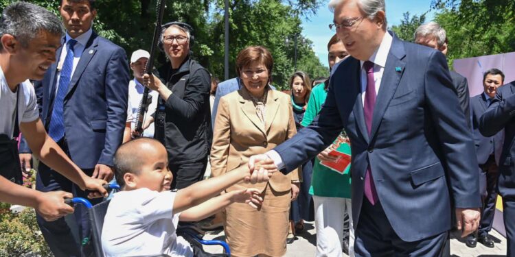 Мемлекет басшысы «Jas Galym. Science Quest» фестиваліне қатысушы балалармен жүздесті