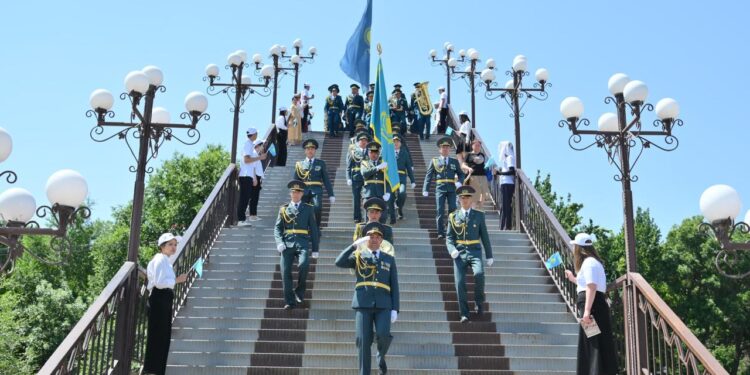 В Шымкенте отметили День государственных символов