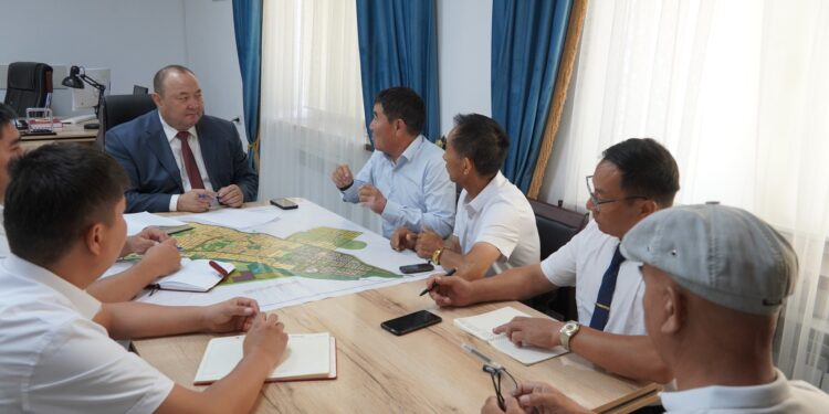 КЕЛЕС АУДАНЫНЫҢ ӘКІМІ ҚЫТАЙЛЫҚ ИНВЕСТОРЛАРМЕН КЕЗДЕСТІ