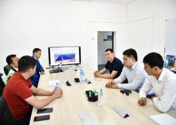 ОТЫРАР АУДАНЫНЫҢ ӘКІМІ АУДАНДАҒЫ ӨНДІРІС ОРЫНДАРЫНЫҢ ЖҰМЫСЫМЕН ТАНЫСТЫ