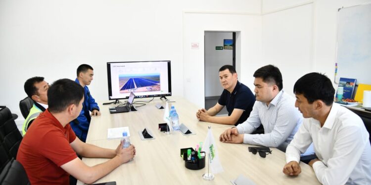 ОТЫРАР АУДАНЫНЫҢ ӘКІМІ АУДАНДАҒЫ ӨНДІРІС ОРЫНДАРЫНЫҢ ЖҰМЫСЫМЕН ТАНЫСТЫ