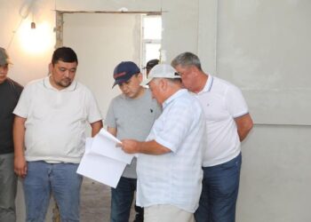 ТҮРКІСТАН: САРЫАҒАШ АУДАНЫНДА МЕКТЕПТЕРДІҢ КҮРДЕЛІ ЖӨНДЕУ ЖҰМЫСТАРЫ ҚАРҚЫНДЫ ЖҮРІП ЖАТЫР